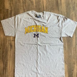 University of Michigan T-Shirt - Mens Large